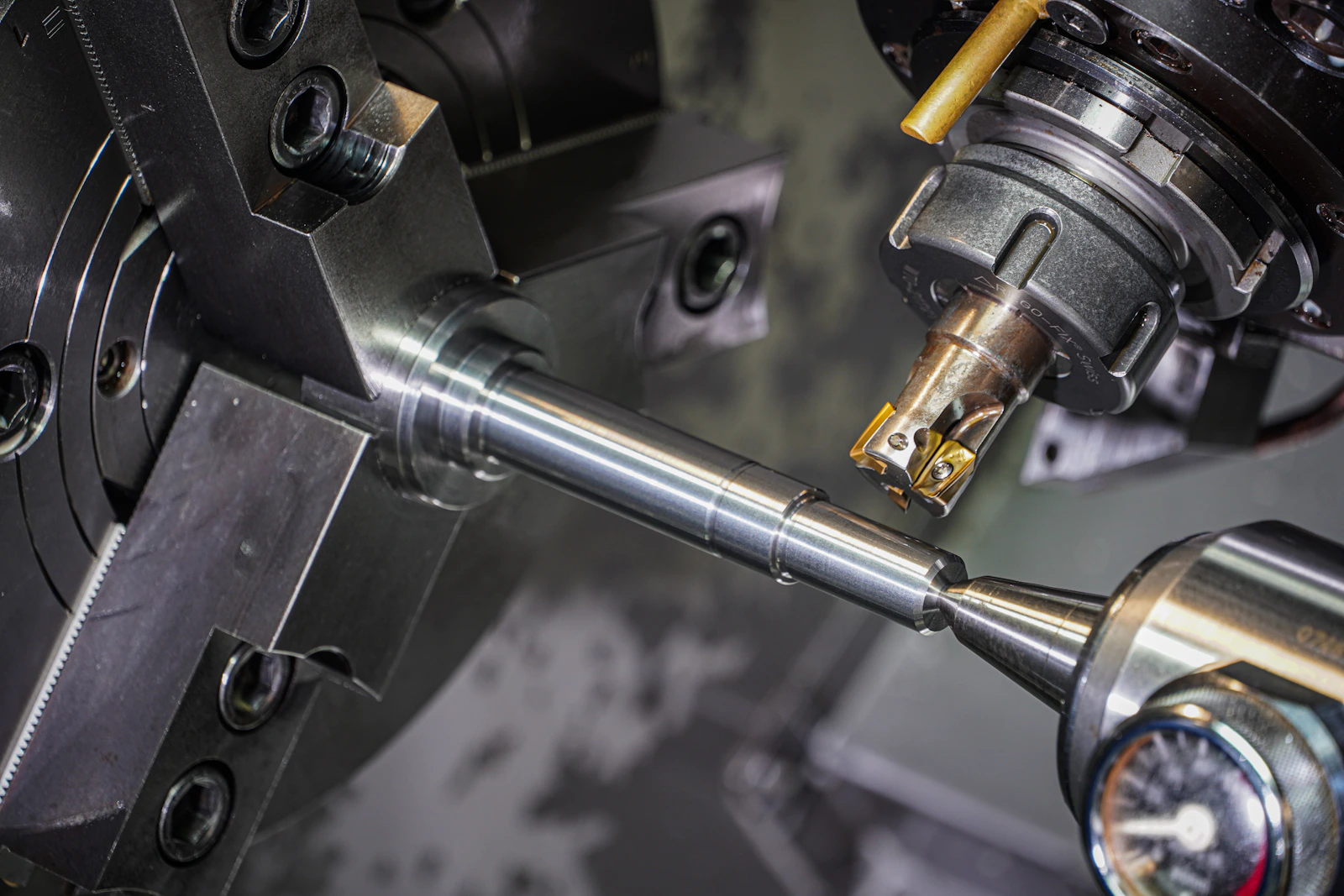 Industrial machinery service at Akon GmbH